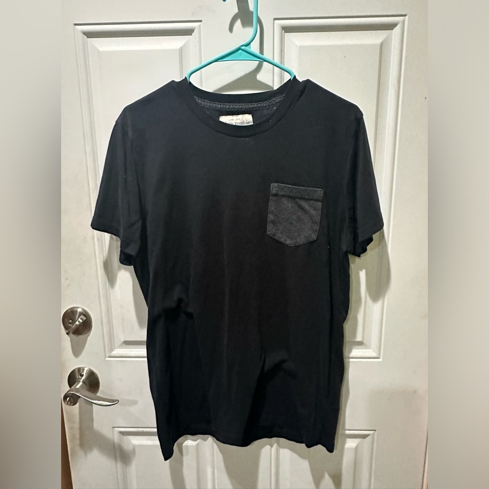 Abercrombie black t- shirt
